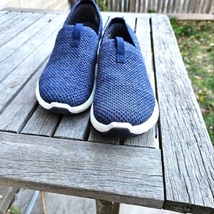 Used Aetrex slip-on sneakers 8.5